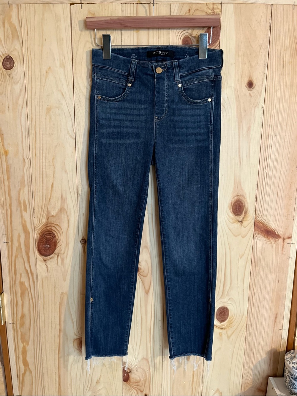 Liverpool LA The Crop Skinny Jeans Frayed Hem Like New